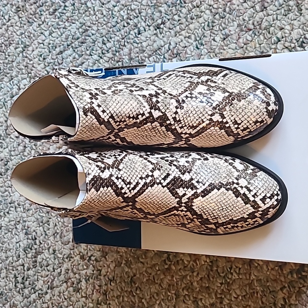 ARIZONA JEAN CO WOMEN'S "SNAKE" ANKLE SHORT BOOTS SIZE 6